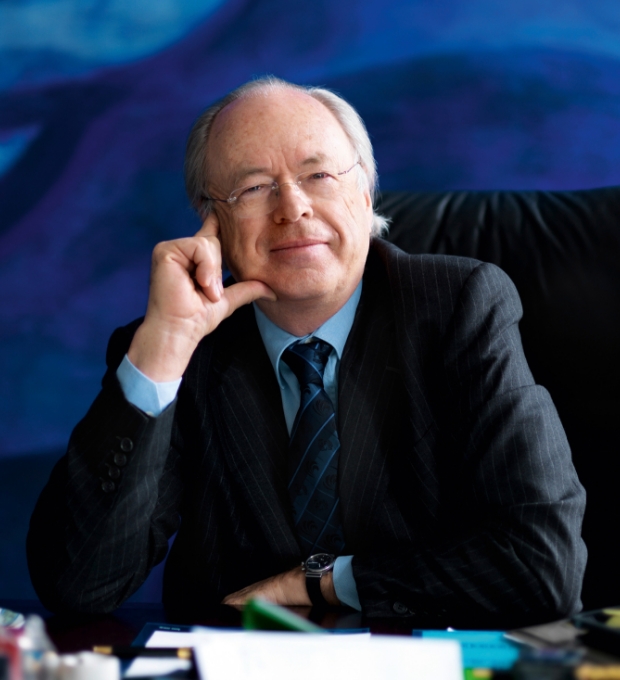 620x680-mobile-news-DrFriedrichWille.jpg